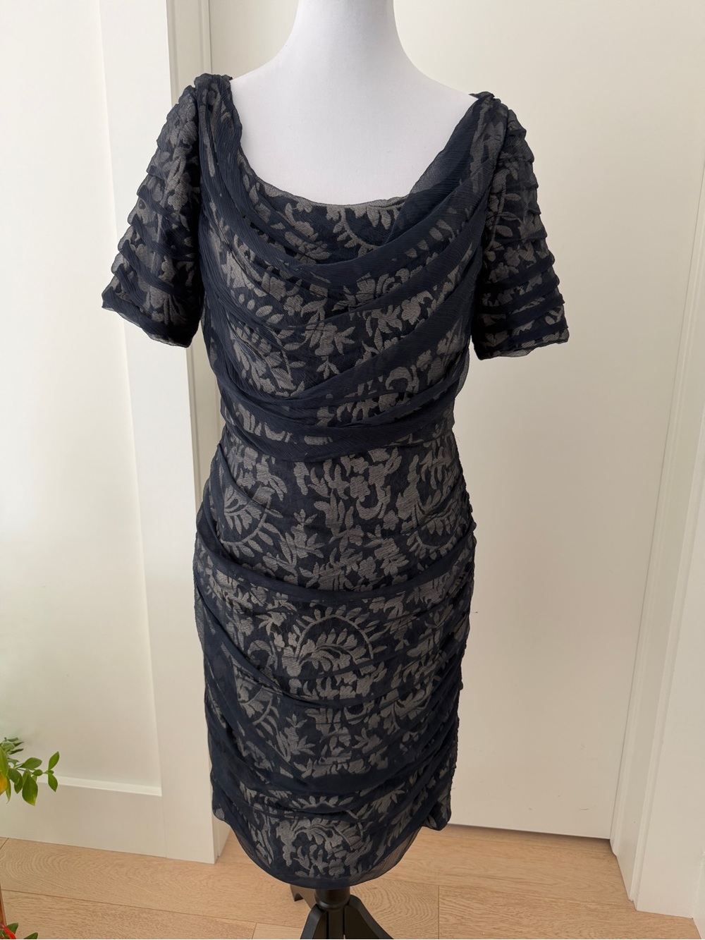 TADASHI SHOJI Cocktail Dress Silk Sheer Ruched Overlay Embroidered Bodycon Chic